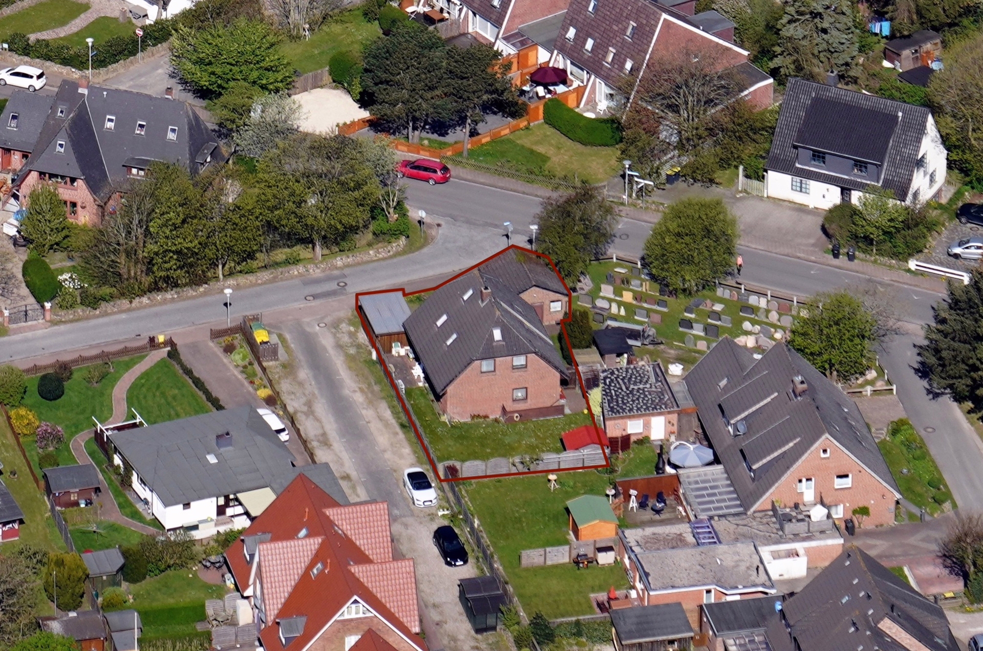 Bild - Einfamilienhaus mit 2 Ferienappartements und Doppelgarage in Alt-Westerland