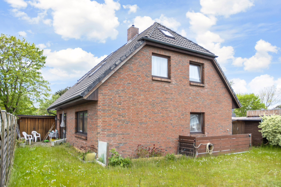 Bild - Einfamilienhaus mit 2 Ferienappartements und Doppelgarage in Alt-Westerland