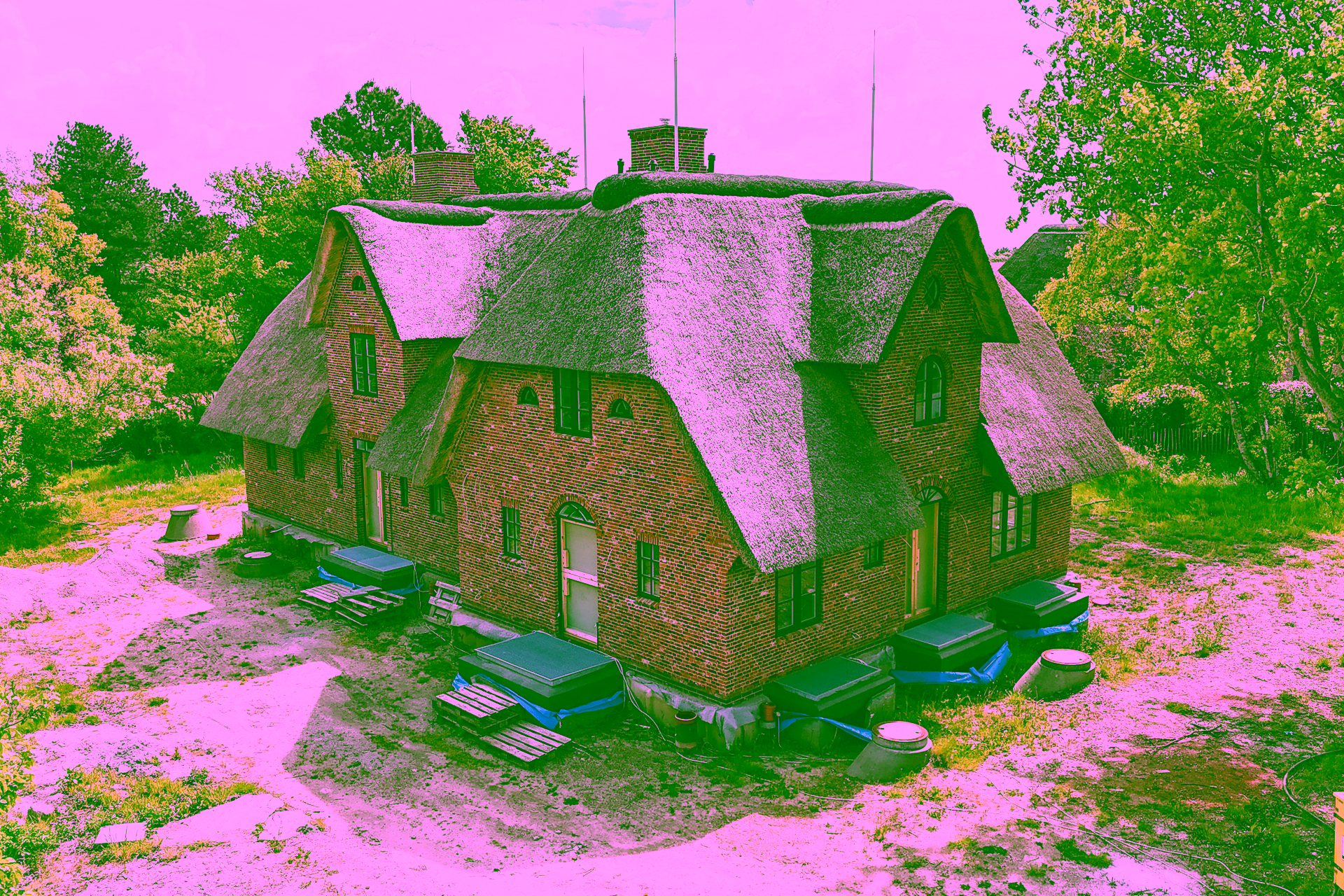 Exklusiver Neubau zweier reetgedeckter Haushälften zur Ferienvermietung in Kampen - Bild (14807)