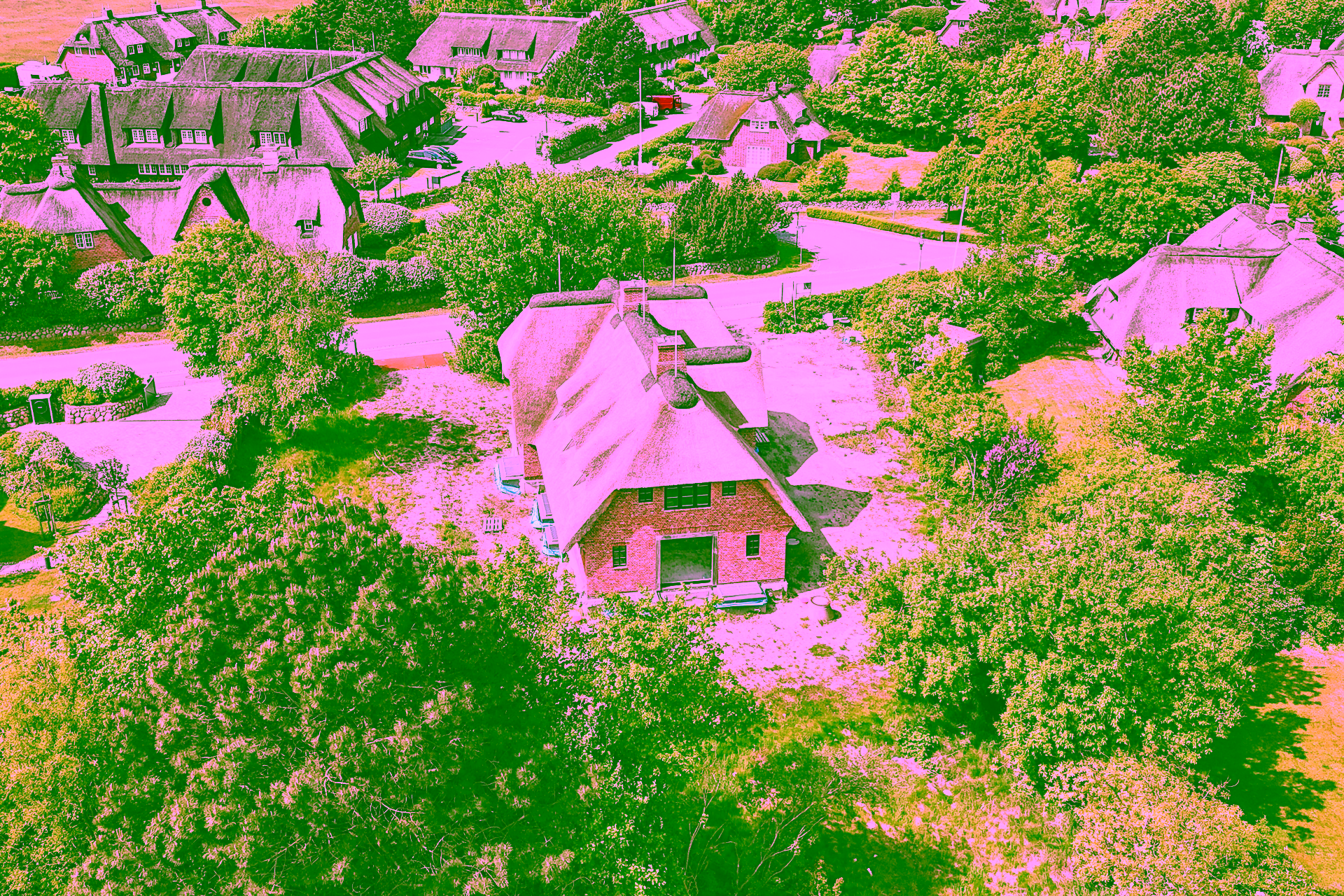 Exklusiver Neubau zweier reetgedeckter Haushälften zur Ferienvermietung in Kampen - Bild (14808)