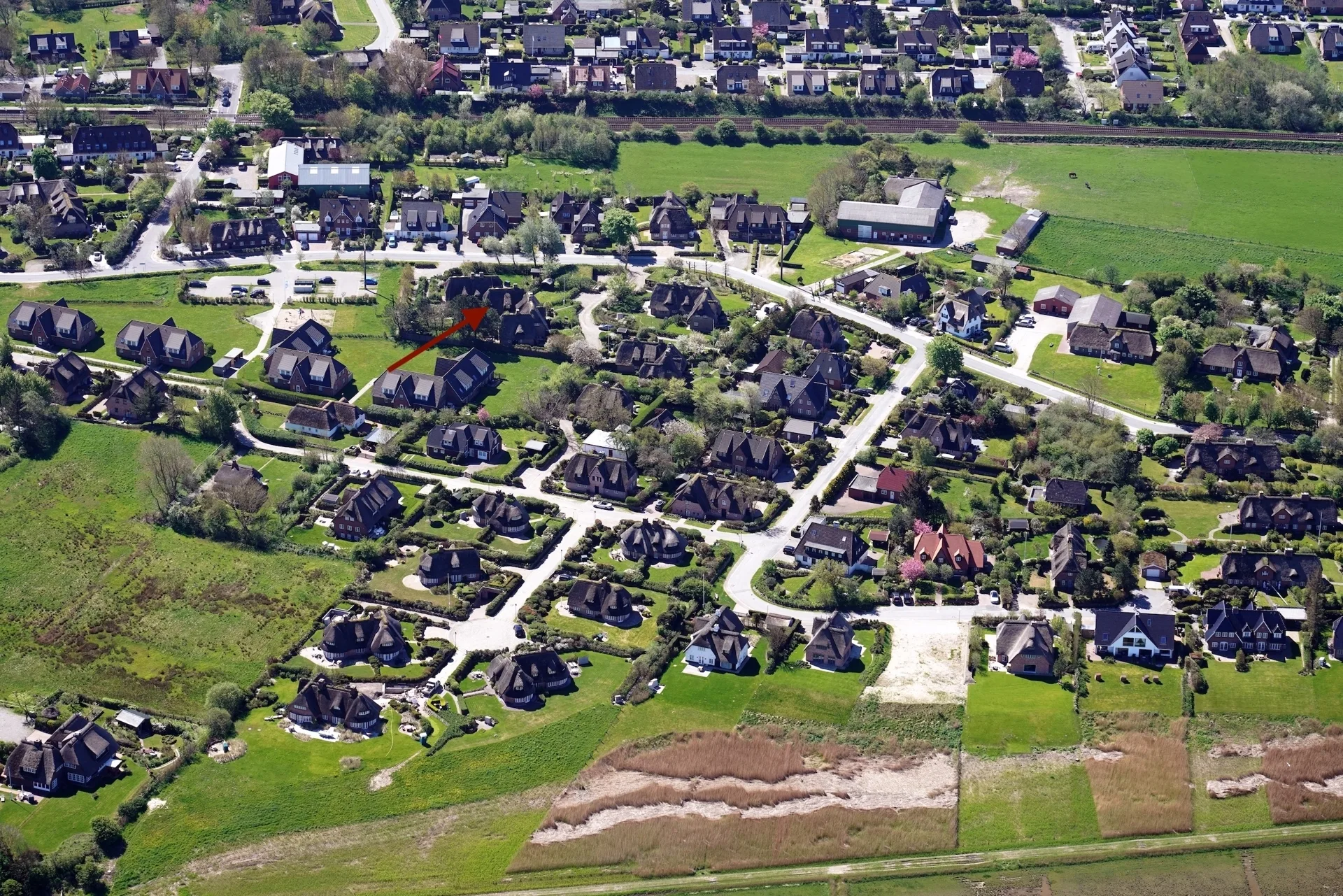 Bild - Großzügiges Reethausteil mit sonnigem Garten nahe dem Morsumer Kliff und Wattenmeer