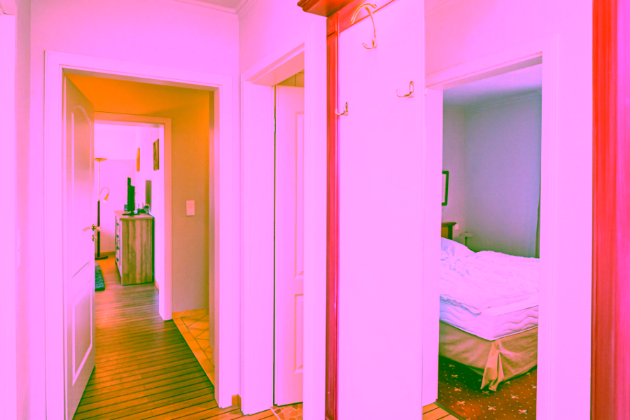 Bild - Großzügiges Wohnhaus mit einer Dauer- und zwei Ferienwohnungen in Top-Lage von Westerland