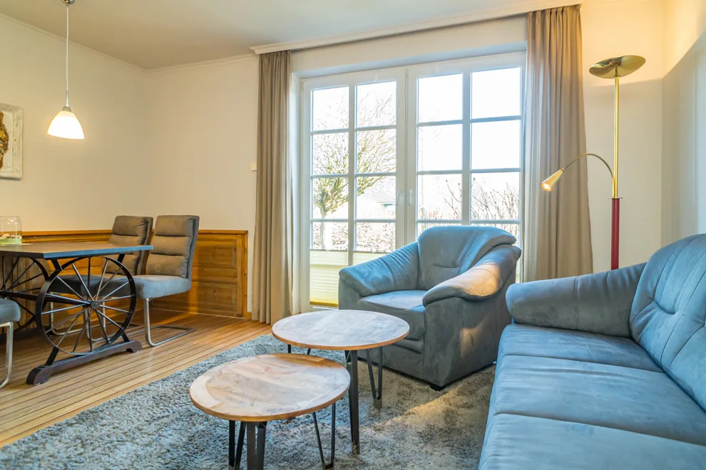 Bild - Großzügiges Wohnhaus mit einer Dauer- und zwei Ferienwohnungen in Top-Lage von Westerland
