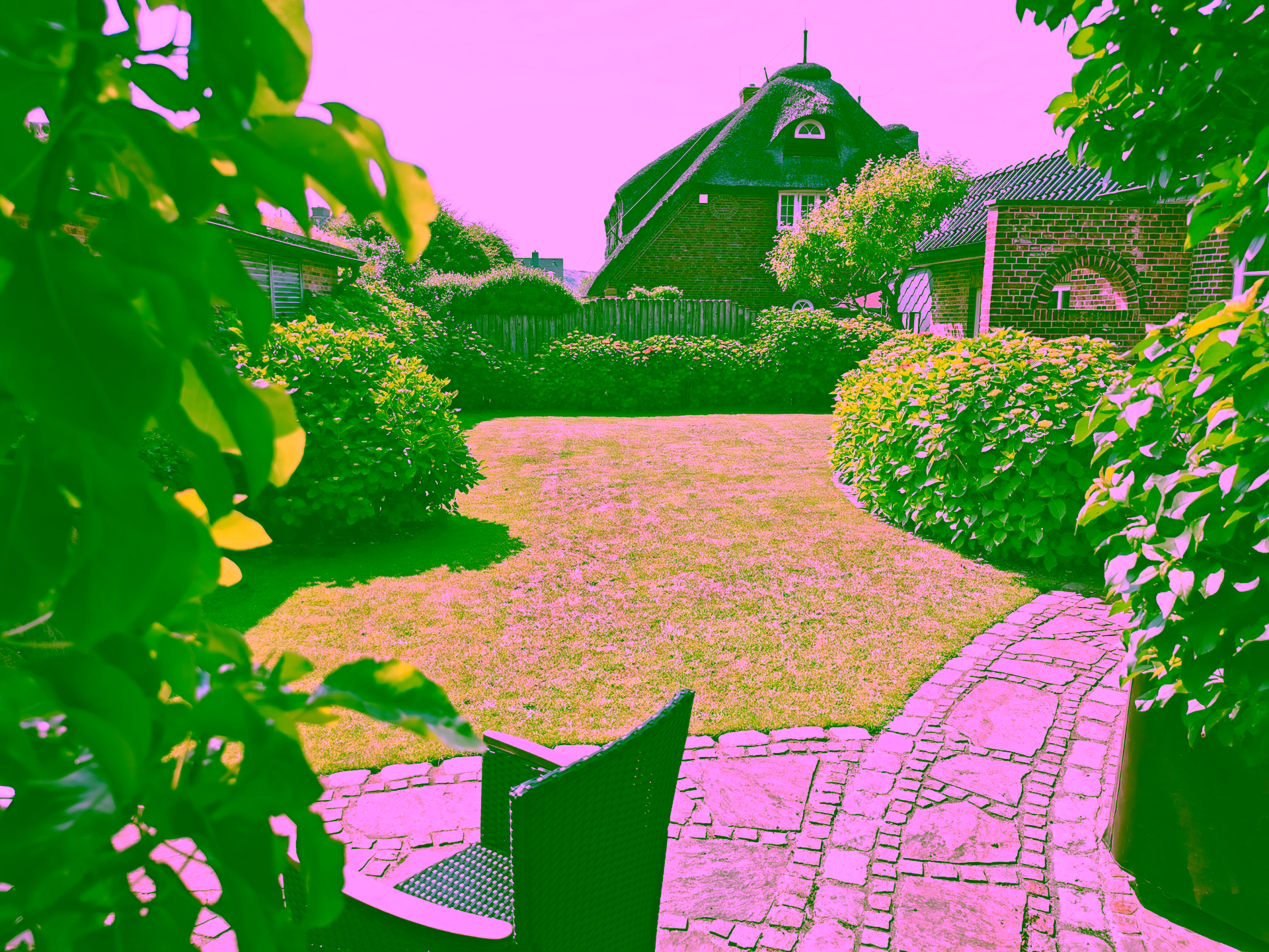 Großzügiges Wohnhaus mit einer Dauer- und zwei Ferienwohnungen in Top-Lage von Westerland - Bild (5482)