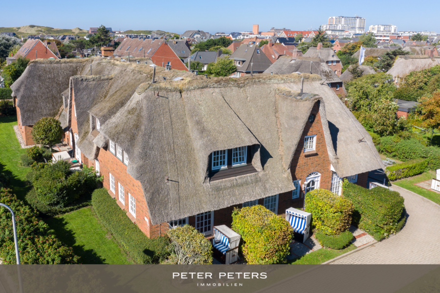 Titelbild - Schnuckelige Dachgeschosswohnung unter Reet in strandnaher Lage von Westerland