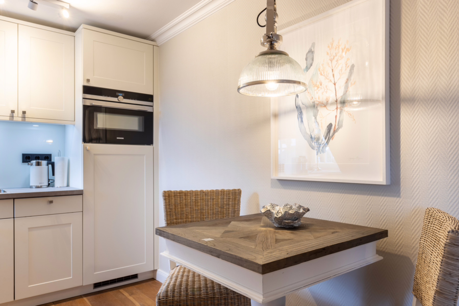 Bild - Schnuckelige Dachgeschosswohnung unter Reet in strandnaher Lage von Westerland