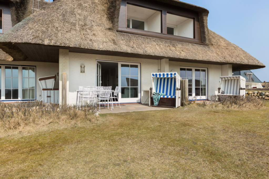 Bild - Einzigartig gelegene Wohnung unter Reet mit Meerblick