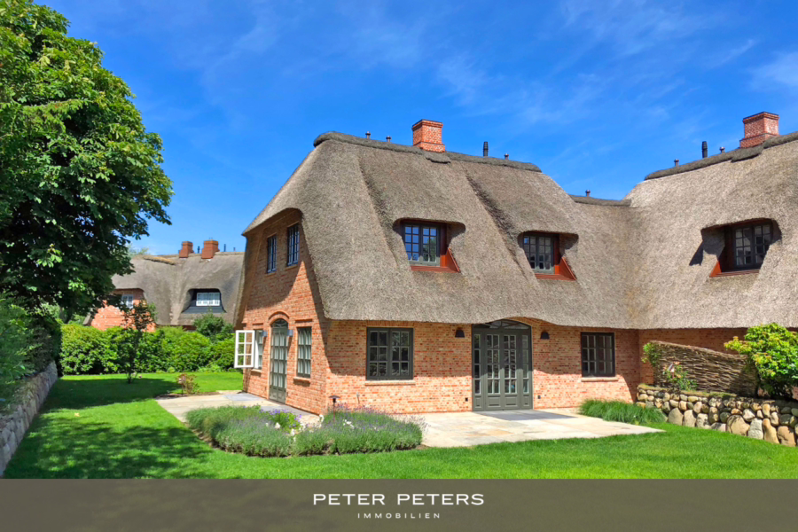 4 - Reetgedeckte, hochwertige Neubauhaushälfte mit Erdgarage in Wattnähe von Kampen