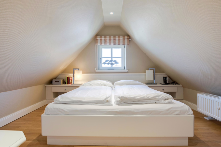 Schlafzimmer 2 - Top gelegene Ferienwohnung in strandnaher Lage von Westerland mit Garage