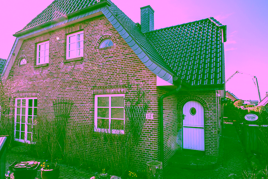 Bild - Neubau von drei exklusiven Doppelhäusern mit jeweils 1 Ferien- und 1 Dauerwohnung