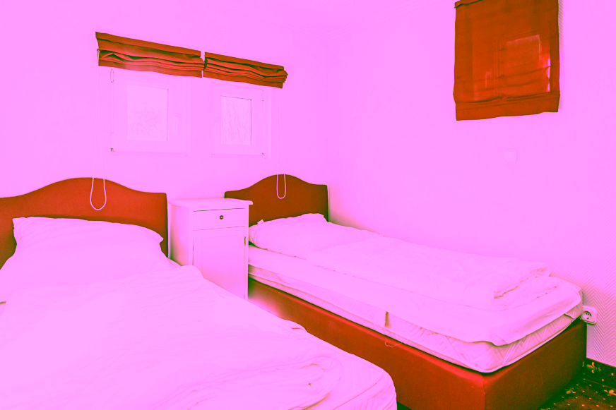 Bild - Neubau von drei exklusiven Doppelhäusern mit jeweils 1 Ferien- und 1 Dauerwohnung