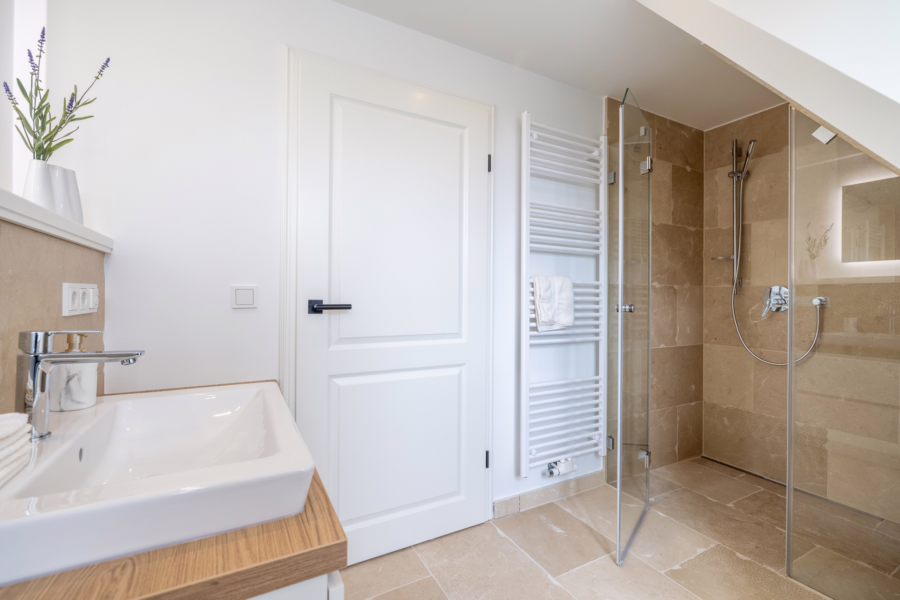 Bild - Neubau von drei exklusiven Doppelhäusern mit 4 Ferien- und 2 Dauerwohnungen