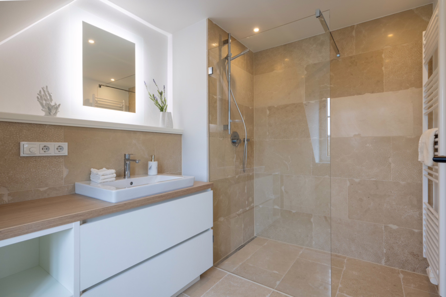 Bild - Neubau von drei exklusiven Doppelhäusern mit 4 Ferien- und 2 Dauerwohnungen