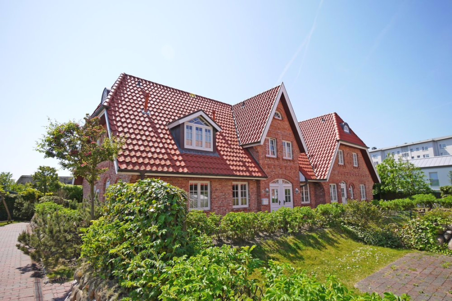 Bild - Schönes Hausteil mit Südterrasse im beliebten Alt-Westerland