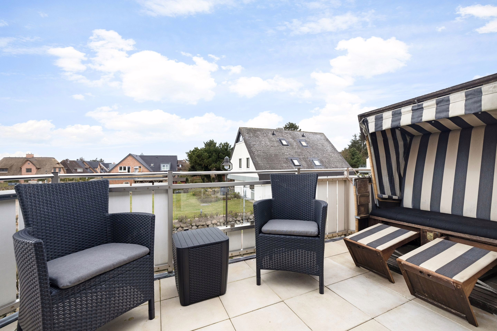 Bild - Aparte Obergeschosswohnung mit Kamin in toller Lage in Wenningstedt