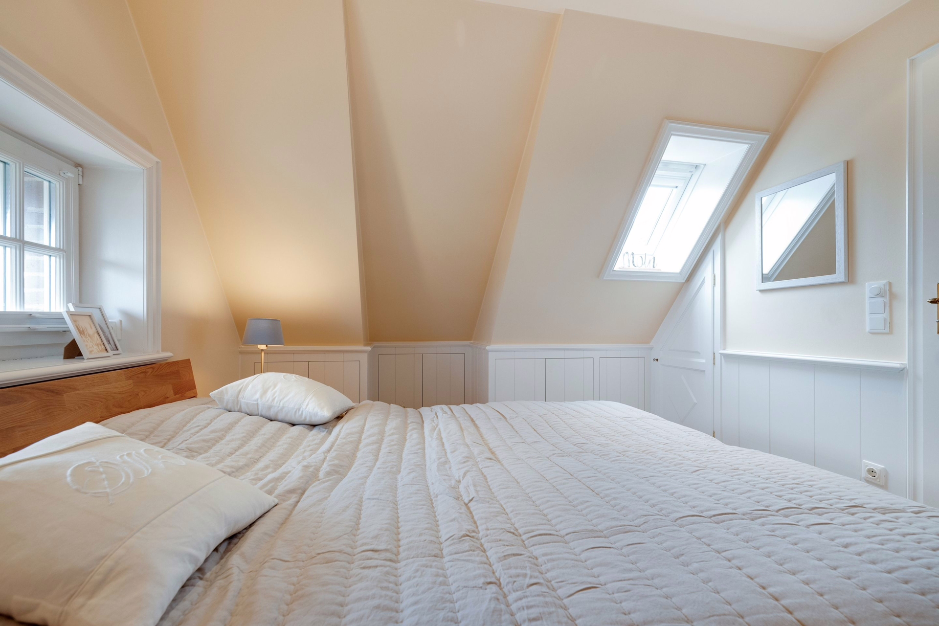 Bild - Aparte Obergeschosswohnung mit Kamin in toller Lage in Wenningstedt