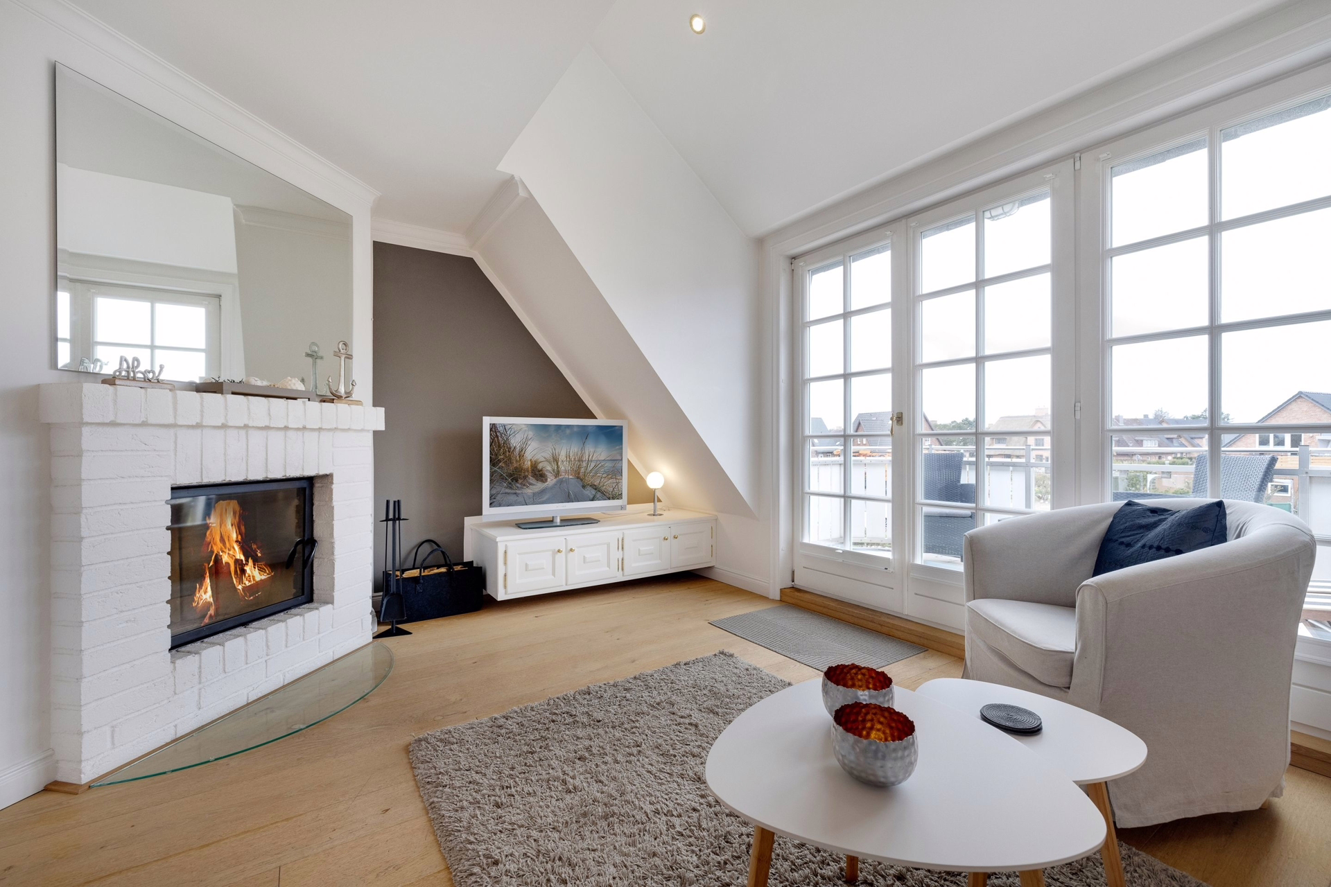 Bild - Aparte Obergeschosswohnung mit Kamin in toller Lage in Wenningstedt