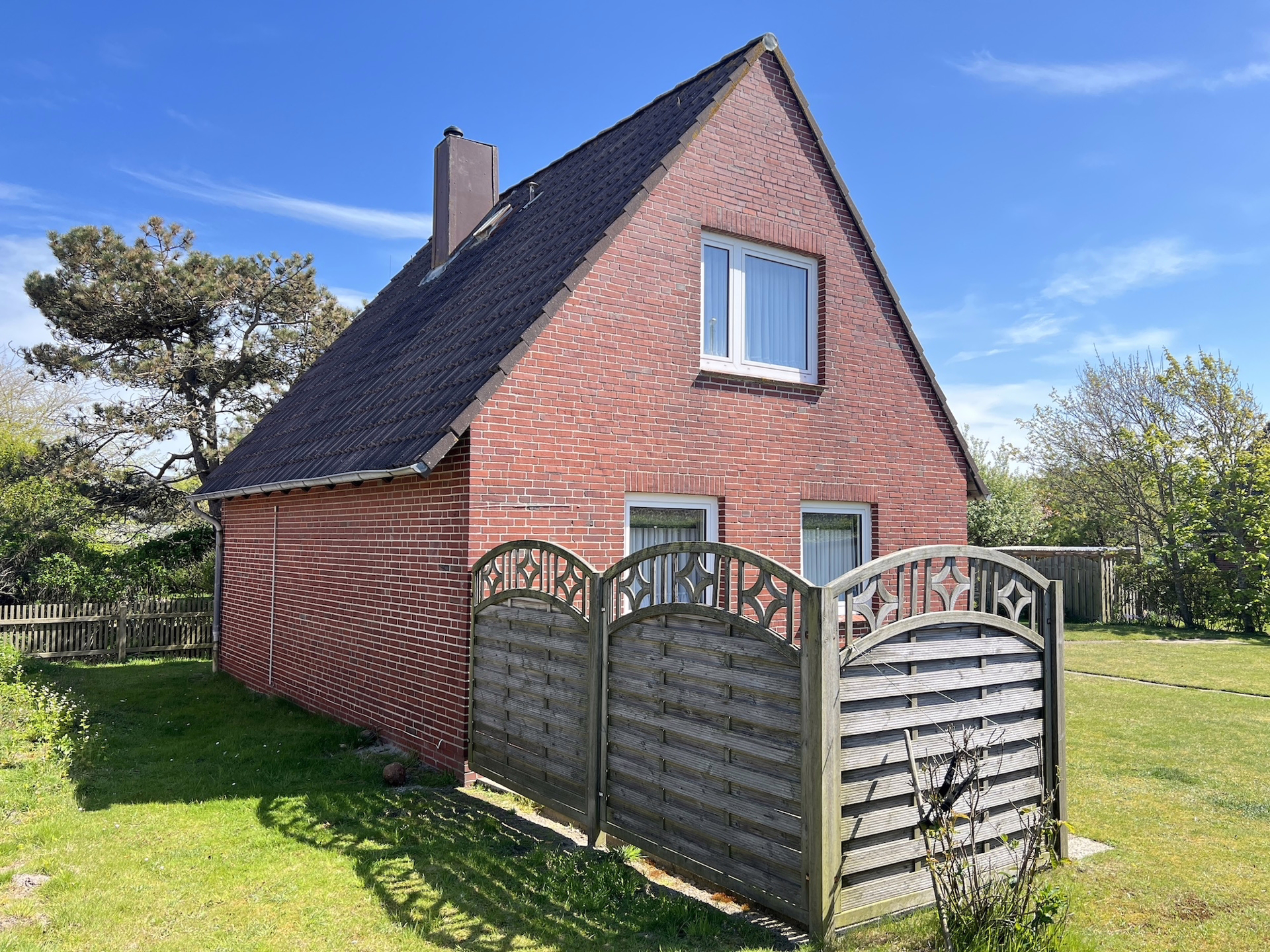 Bild - Einfamilienhaus zwischen Strand und Dorfteich in Wenningstedt