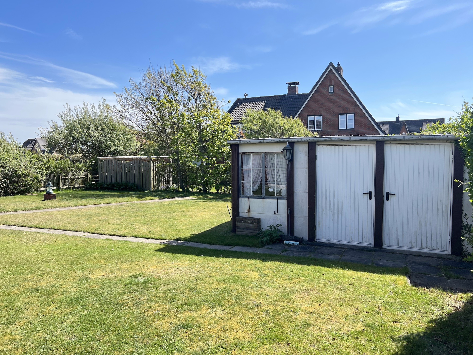Bild - Einfamilienhaus zwischen Strand und Dorfteich in Wenningstedt