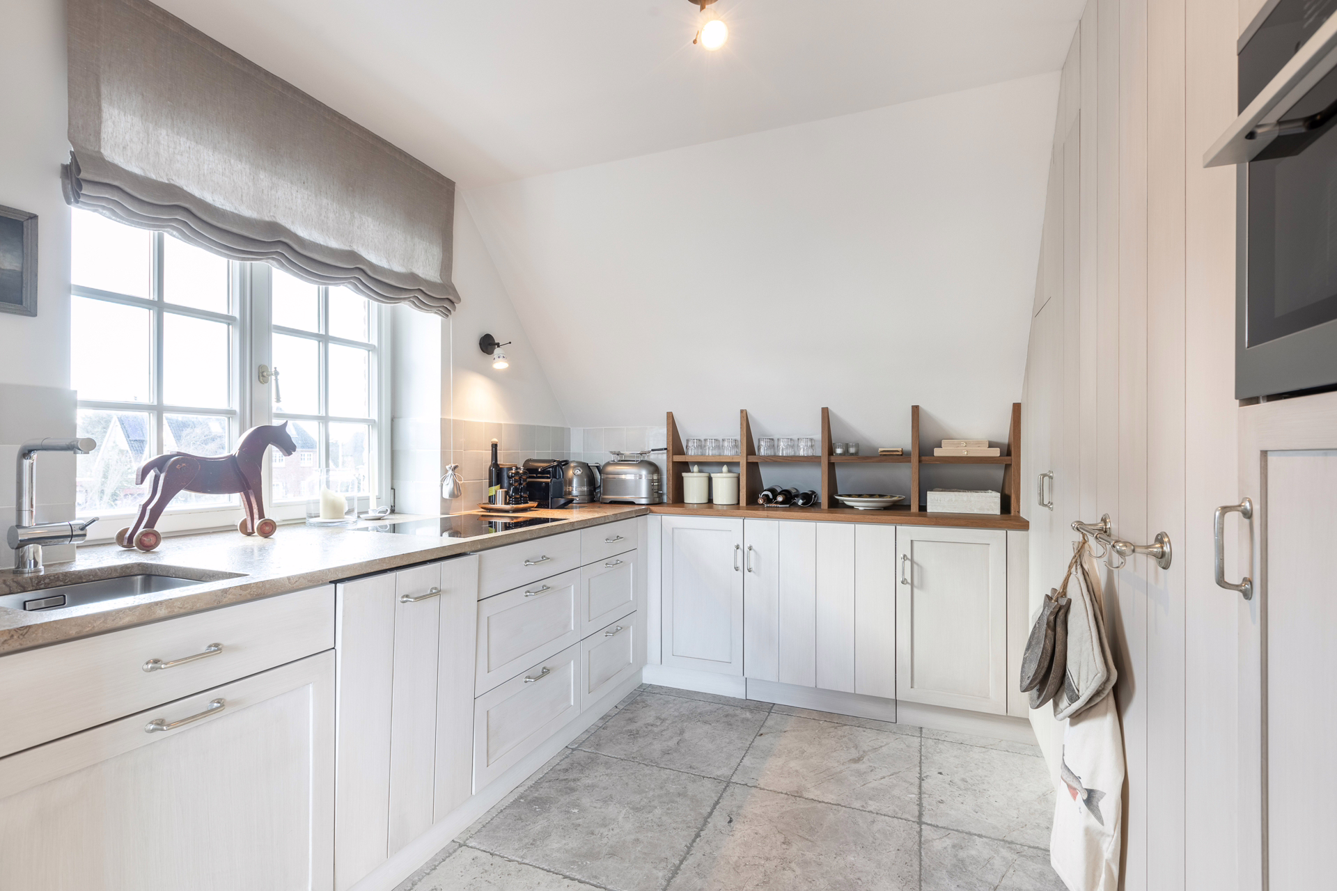 WLKS38-23 - Sehr hochwertige Dachgeschosswohnung mit Süd-Balkon in strandnaher Lage von Westerland