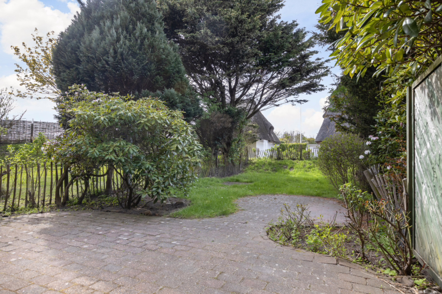 Bild - Mittelhausteil unter Reet im schönen Keitum