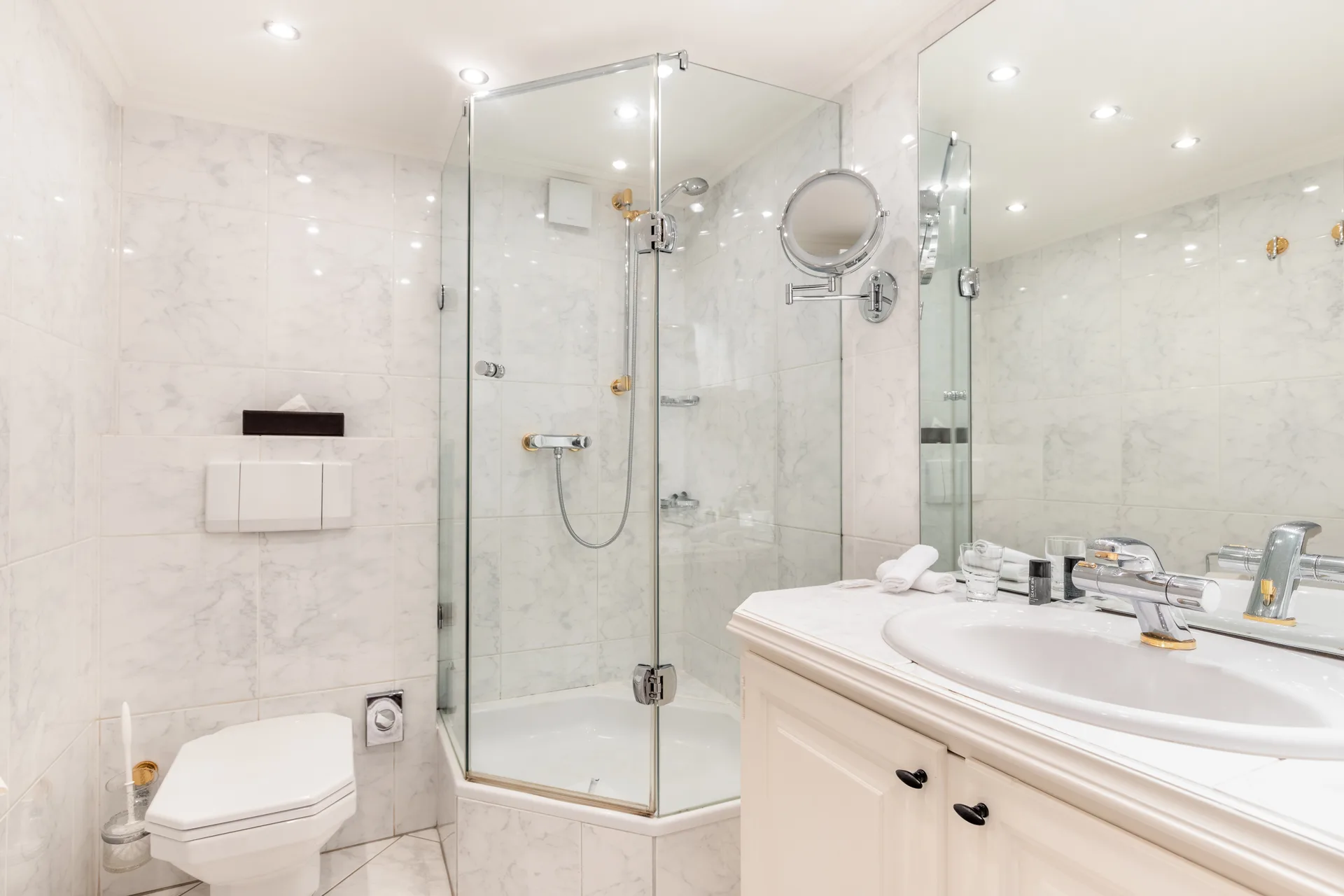 Bild - Schönes Appartement mit seitlichem Meerblick in bester Kampener Lage