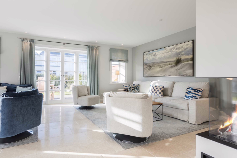 Bild - Exklusives Wohnen unter Reet direkt am Strand