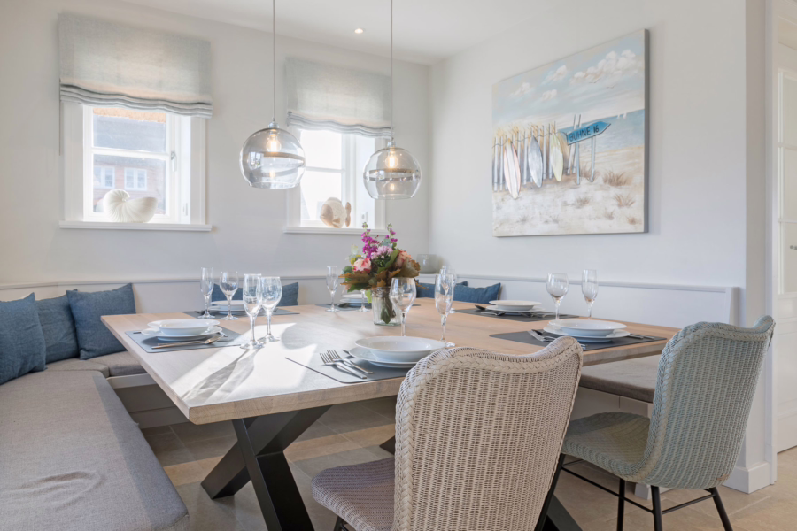 Bild - Exklusives Wohnen unter Reet direkt am Strand