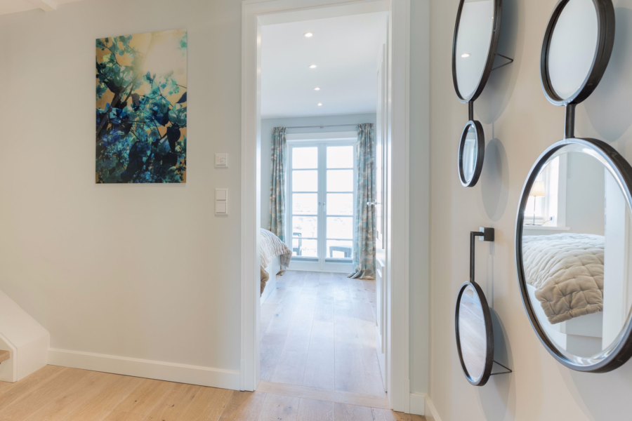 Bild - Exklusives Wohnen unter Reet direkt am Strand