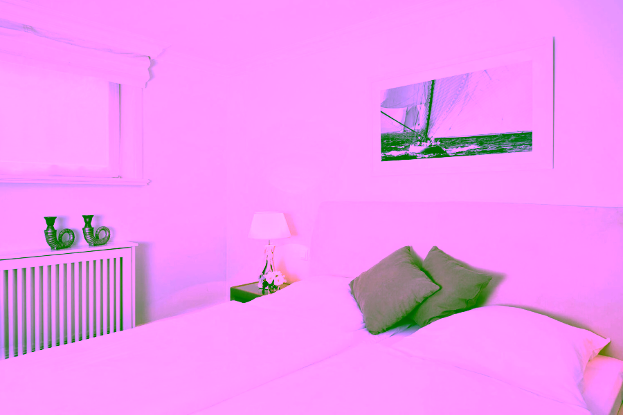 Bild - Saniertes Hausteil unter Reet mit schön angelegtem Gartenteil in Keitum