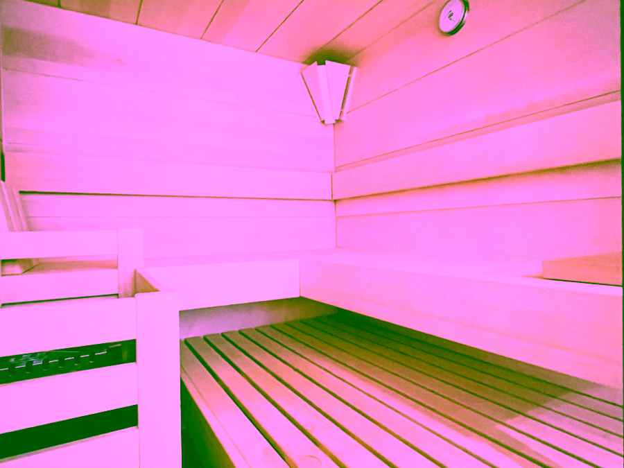 Bild - Saniertes Hausteil unter Reet mit schön angelegtem Gartenteil in Keitum