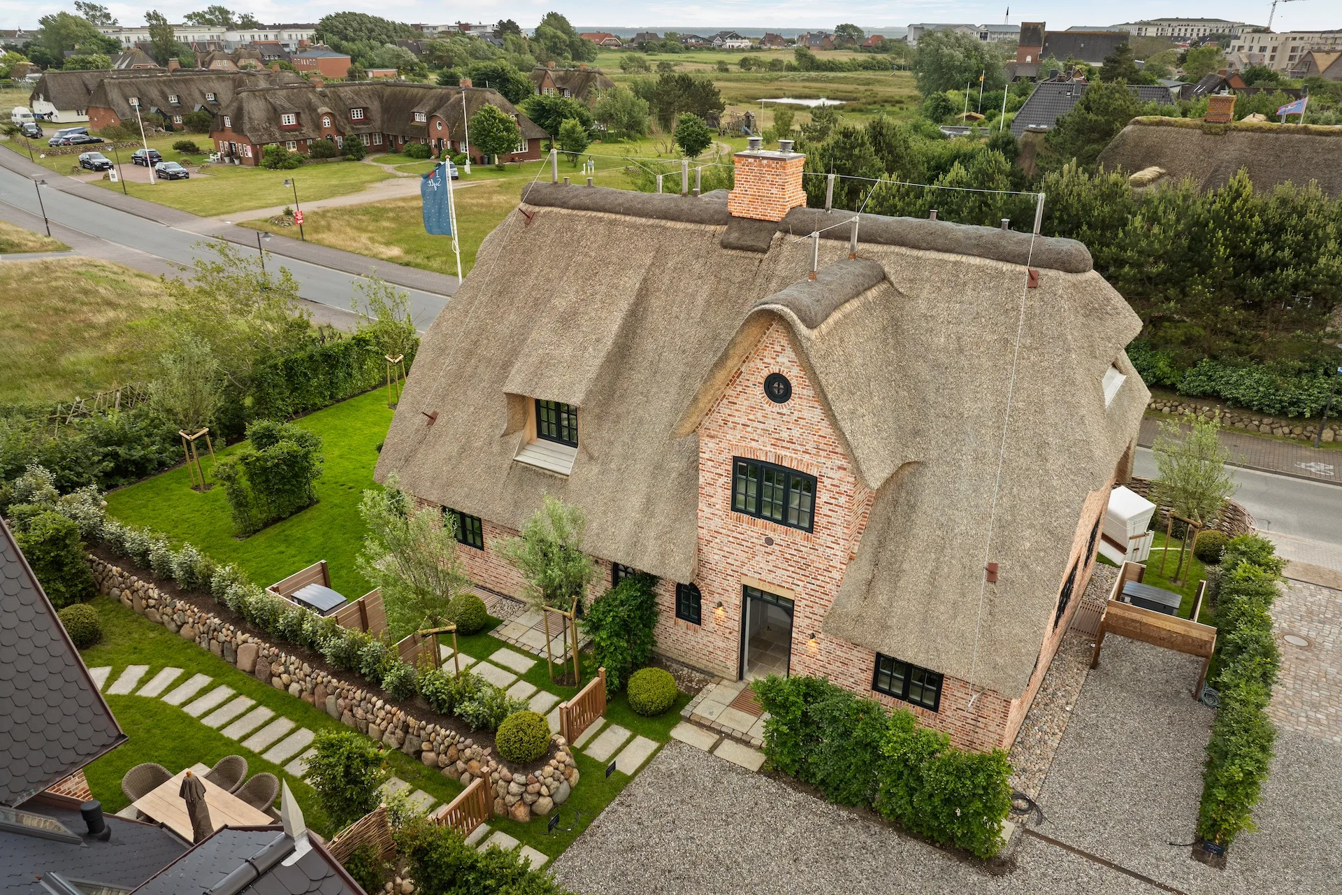 Haushälfte unter Reet in schöner Lage nahe des Königshafens – Ferienhaus - Bild (102826)