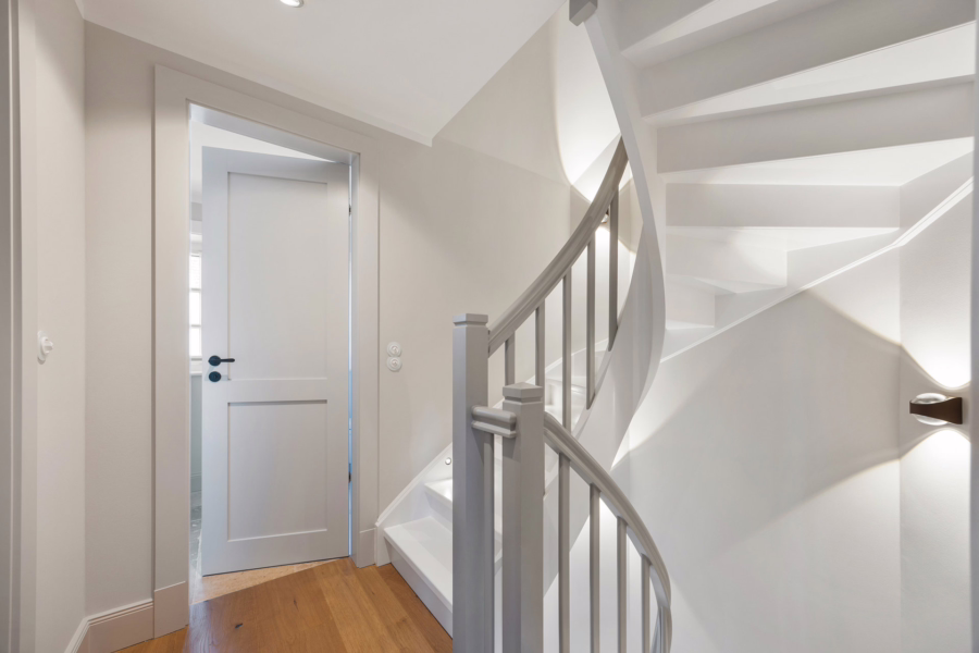 Bild - Haushälfte unter Reet in schöner Lage nahe des Königshafens – Ferienhaus