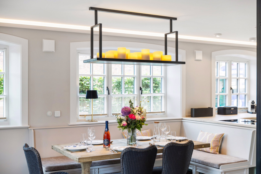 Bild - Haushälfte unter Reet in schöner Lage nahe des Königshafens – Ferienhaus