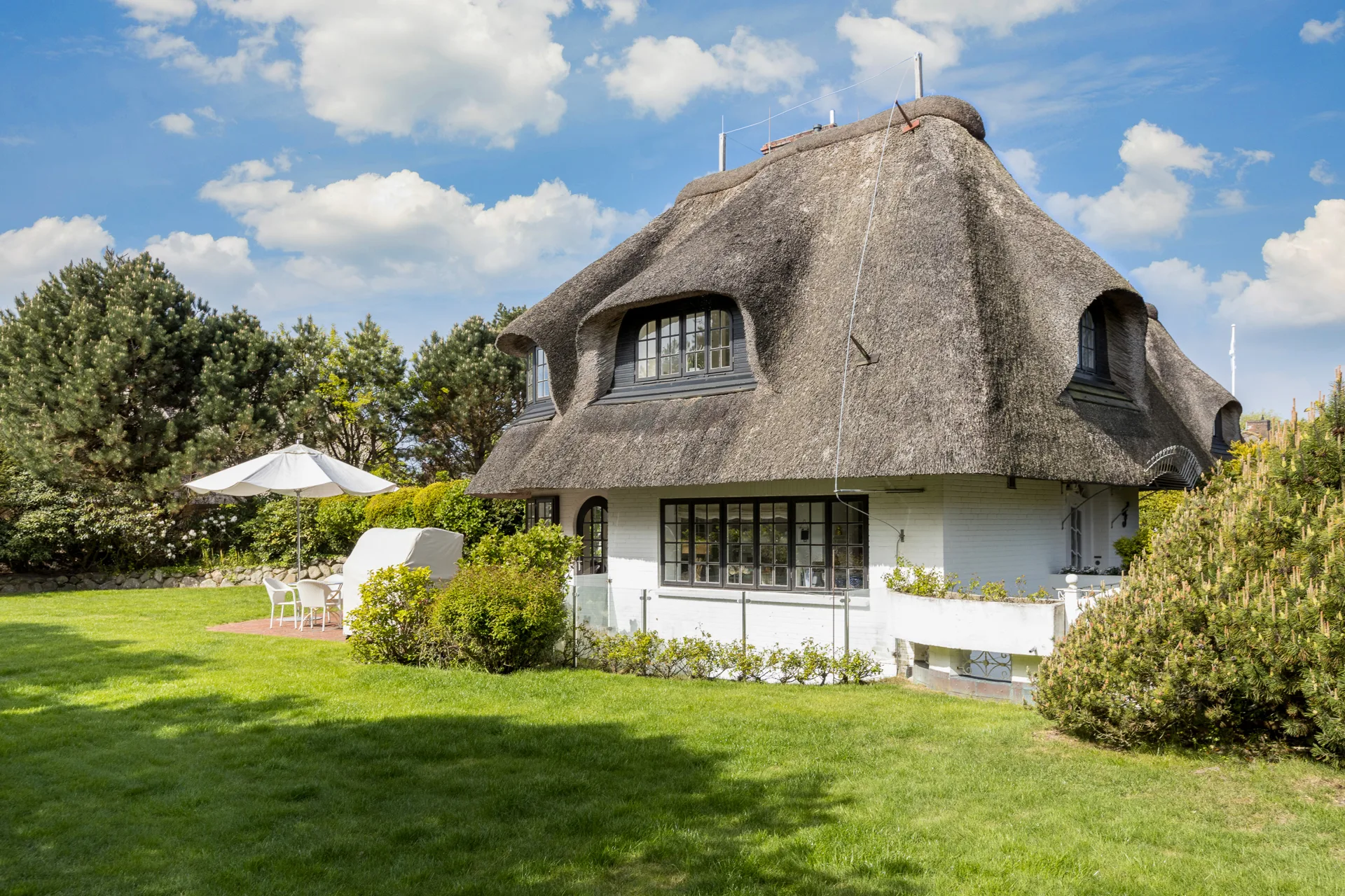 Bild - Endhaus unter Reet in begehrter Lage von Kampen
