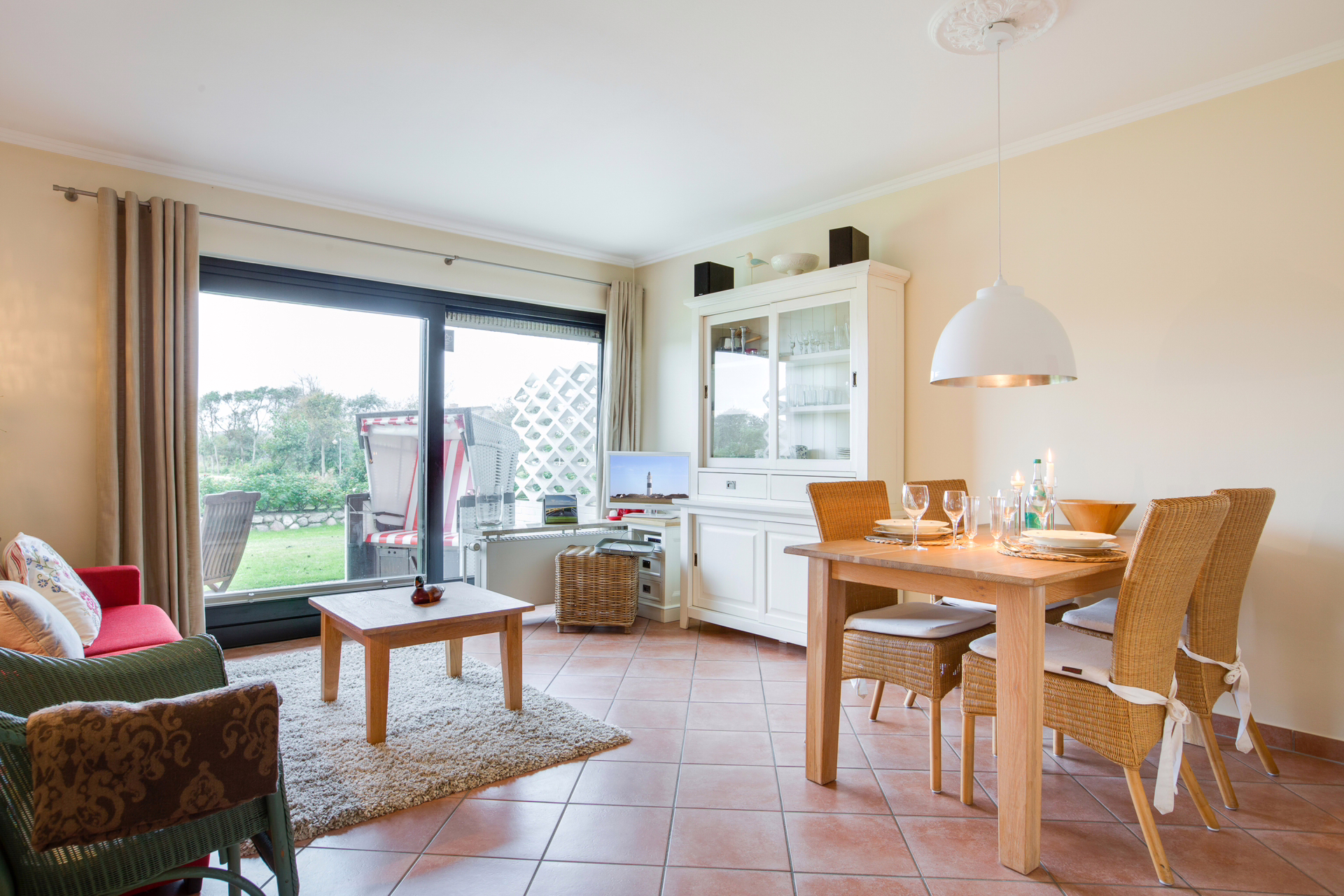 Bild - Schöne Erdgeschoss-Wohnung unter Reet mit Blick auf den Wenningstedter Dorfteich