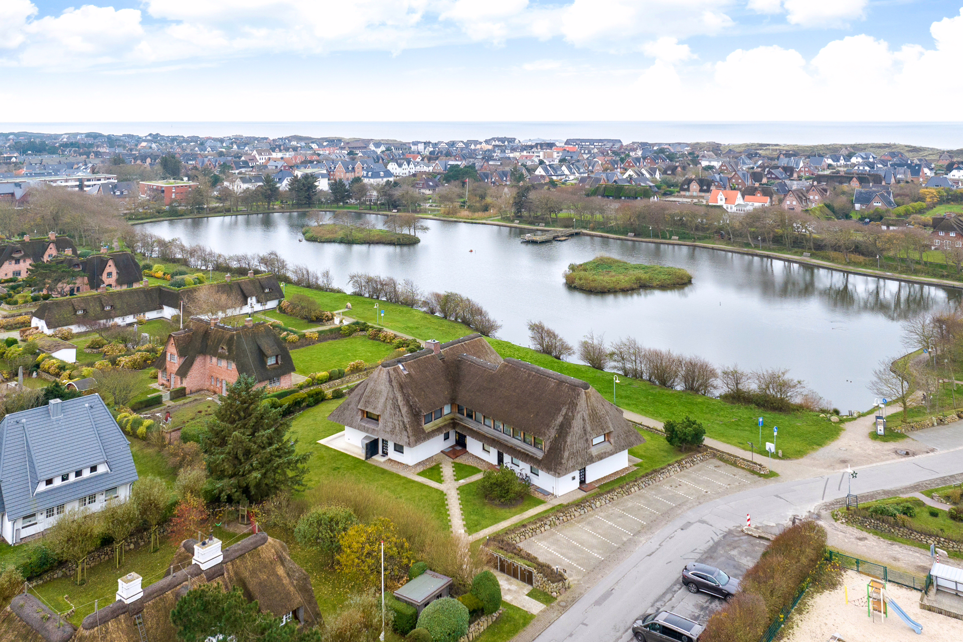 Bild - Schöne Erdgeschoss-Wohnung unter Reet mit Blick auf den Wenningstedter Dorfteich