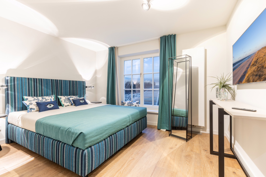 Bild - Neubau – Einzelhaus unter Reet direkt hinter dem Kliff mit Meerblick