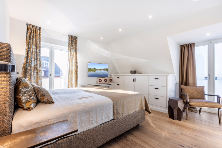 Bild - Neubau – Einzelhaus unter Reet direkt hinter dem Kliff mit Meerblick