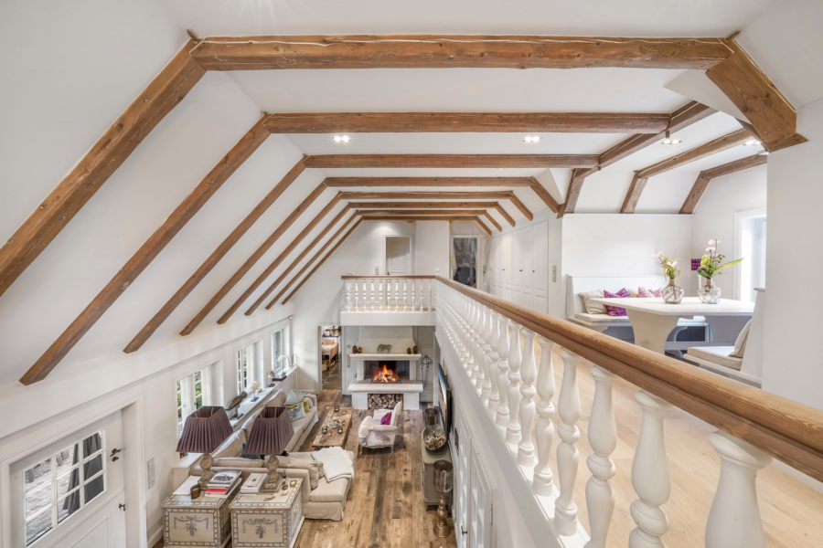 Bild - Stilvolles Einfamilienhaus mit Garage, eingebettet in ein traumhaftes Grundstück in Morsum