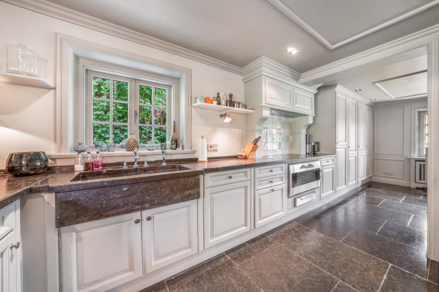 Bild - Stilvolles Einfamilienhaus mit Garage, eingebettet in ein traumhaftes Grundstück in Morsum