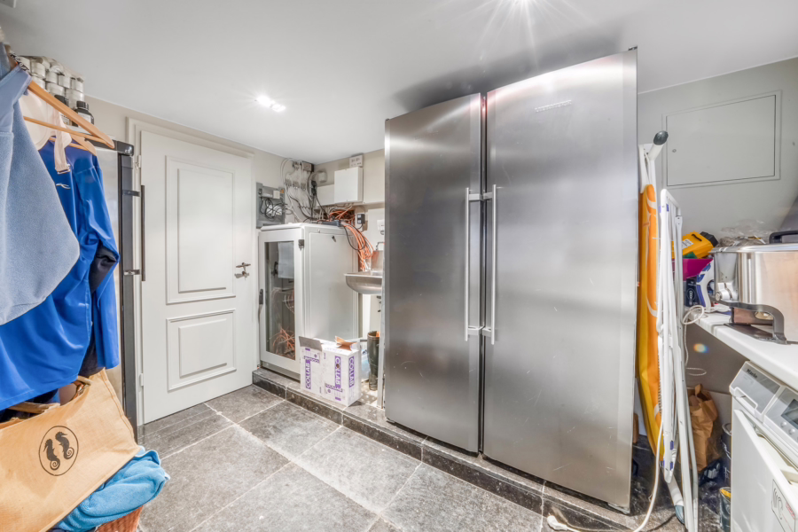 Bild - Stilvolles Einfamilienhaus mit Garage, eingebettet in ein traumhaftes Grundstück in Morsum