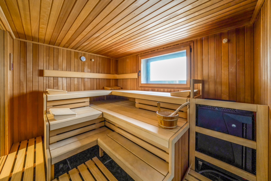 Bild - Stilvolles Einfamilienhaus mit Garage, eingebettet in ein traumhaftes Grundstück in Morsum