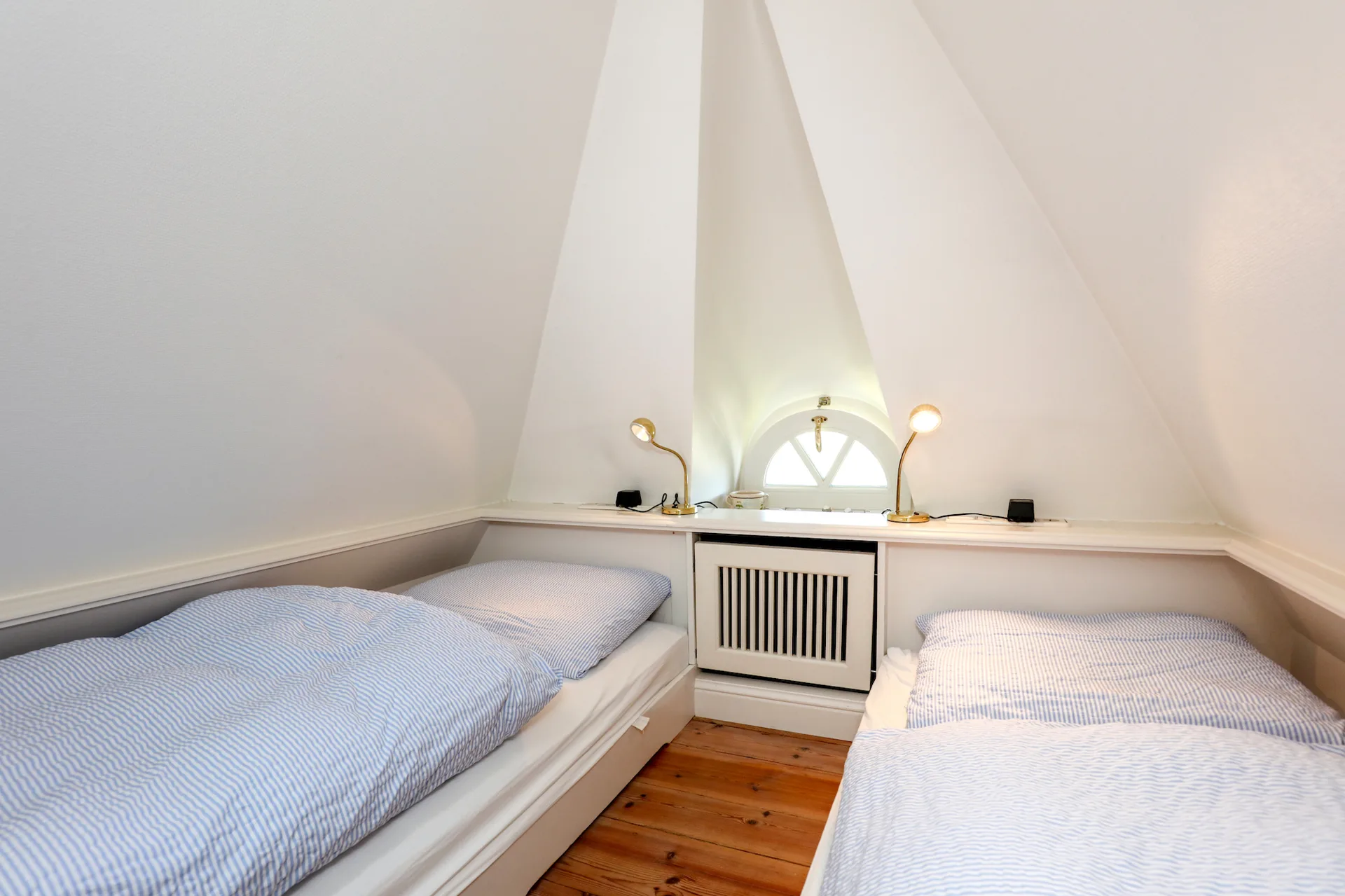 Bild - Großzügiges Reetendhaus mit Garage und sonnigem Garten nahe dem Morsumer Wattenmeer