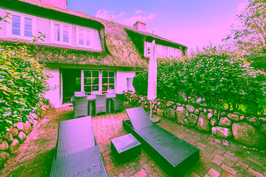 Bild - Schönes Hausteil unter Reet in Keitum