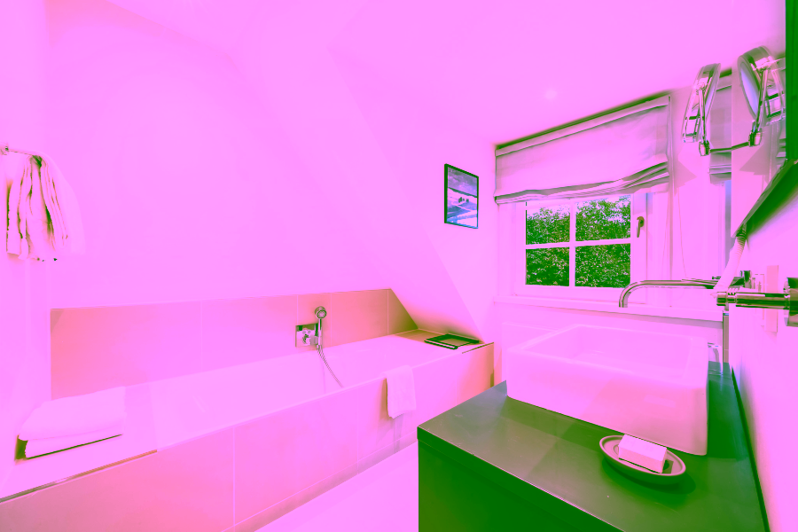 Bild - Schönes Hausteil unter Reet in Keitum