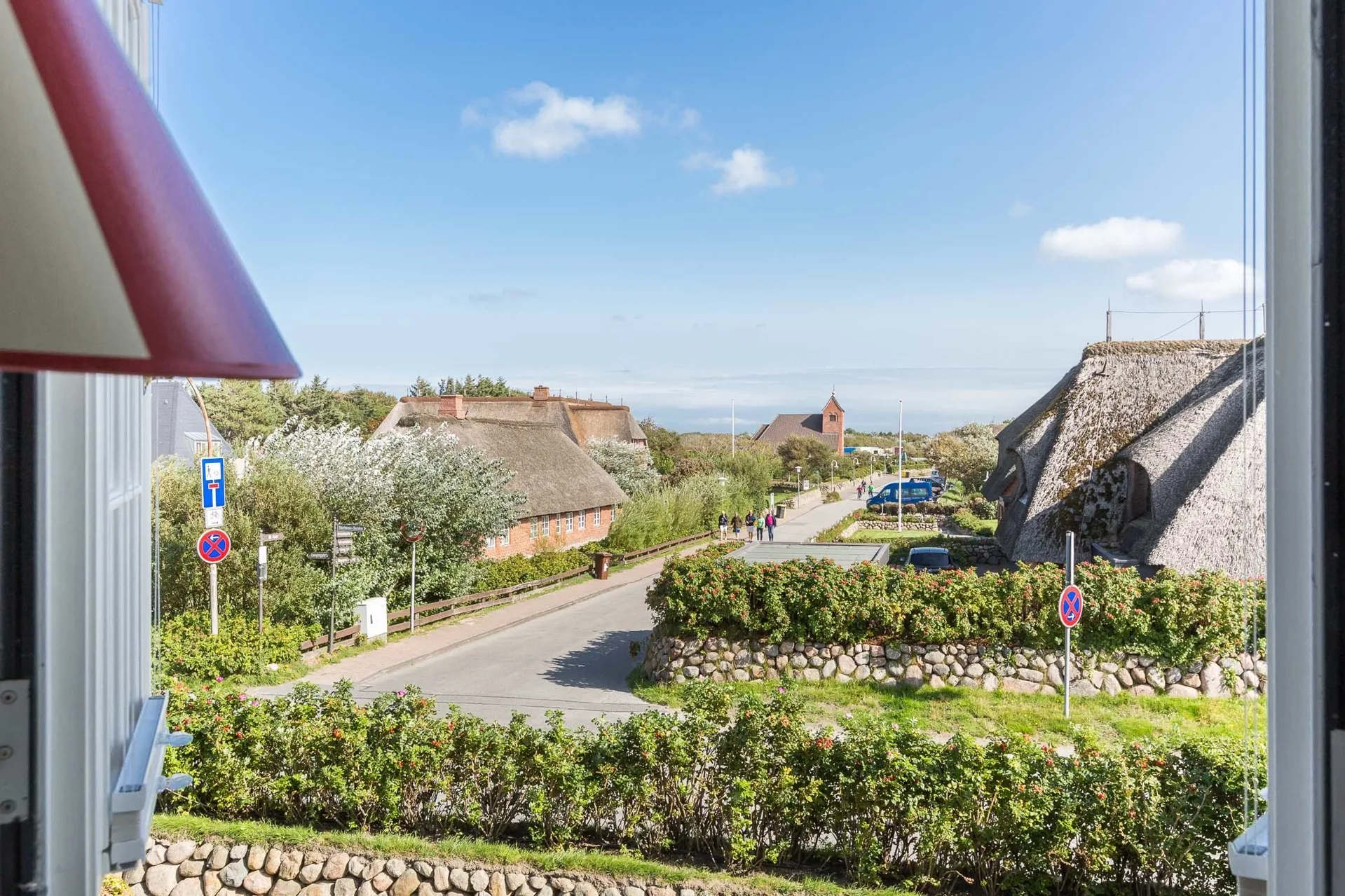 Bild - Reethaushälfte in begehrter Lage zwischen Strand und Dorfteich