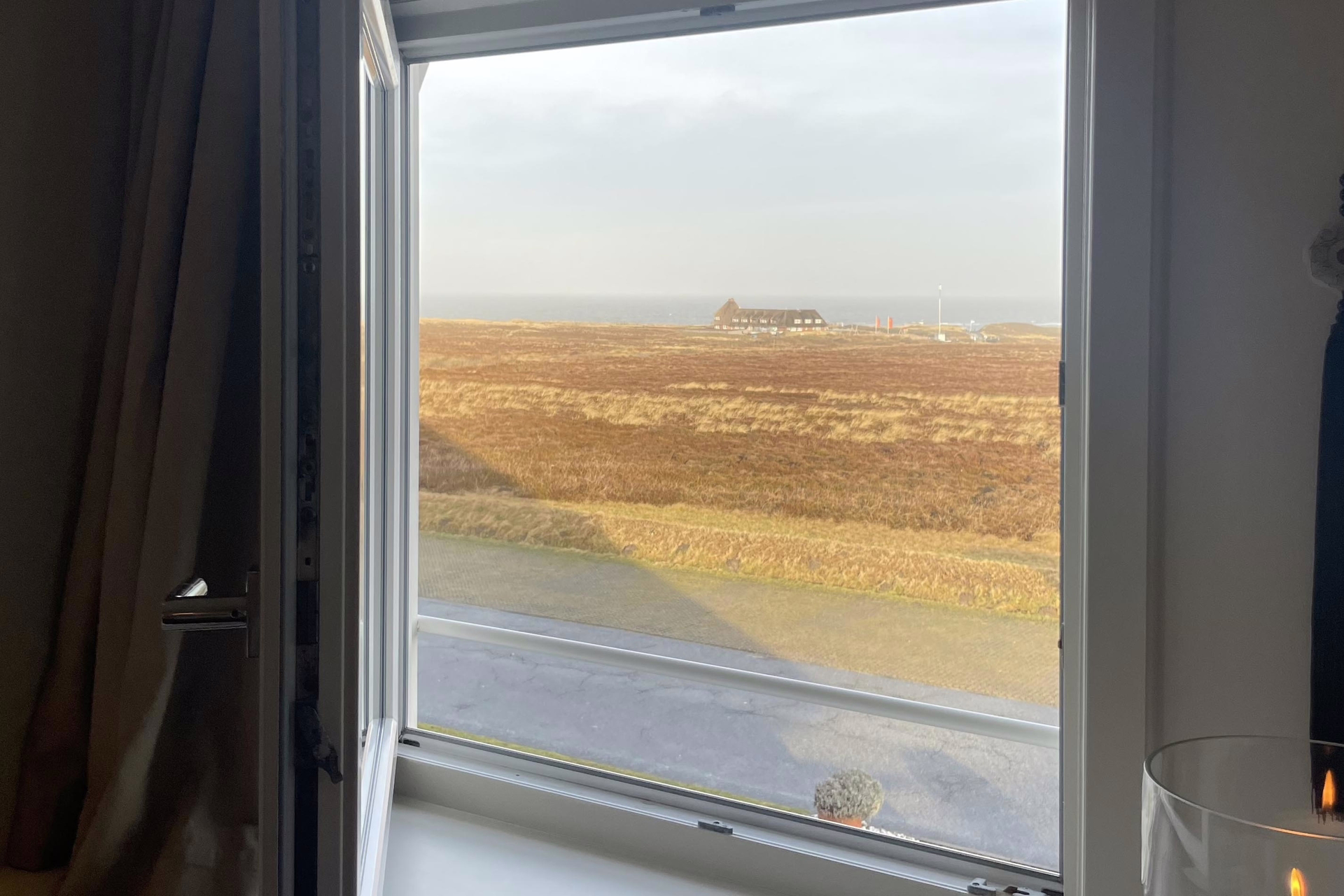 Bild - Tolles Appartement mit einmaligem Meer-und Heideblick in bester Lage von Kampen