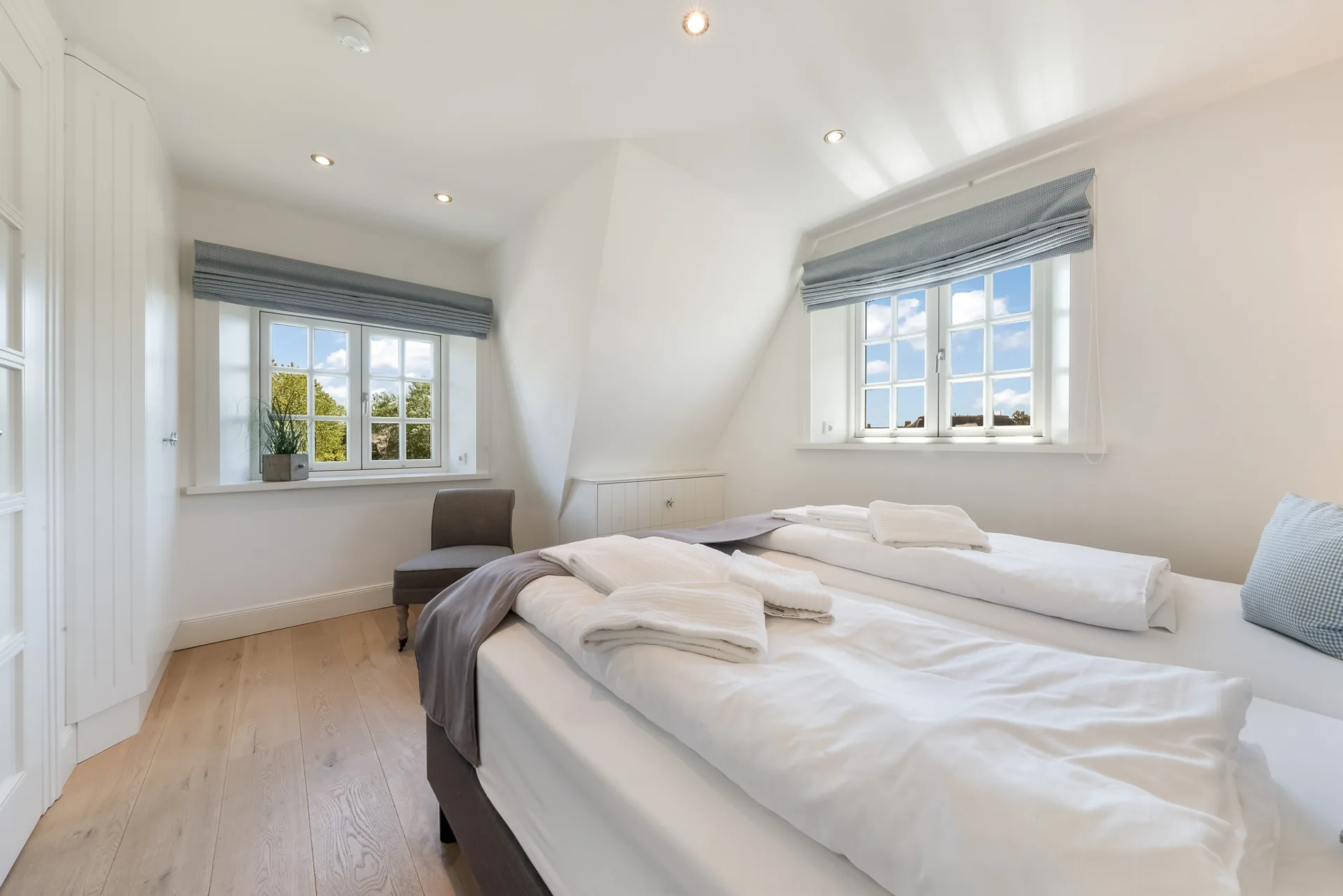 Bild - Einfamilienhaus unter Reet in toller Lage von List