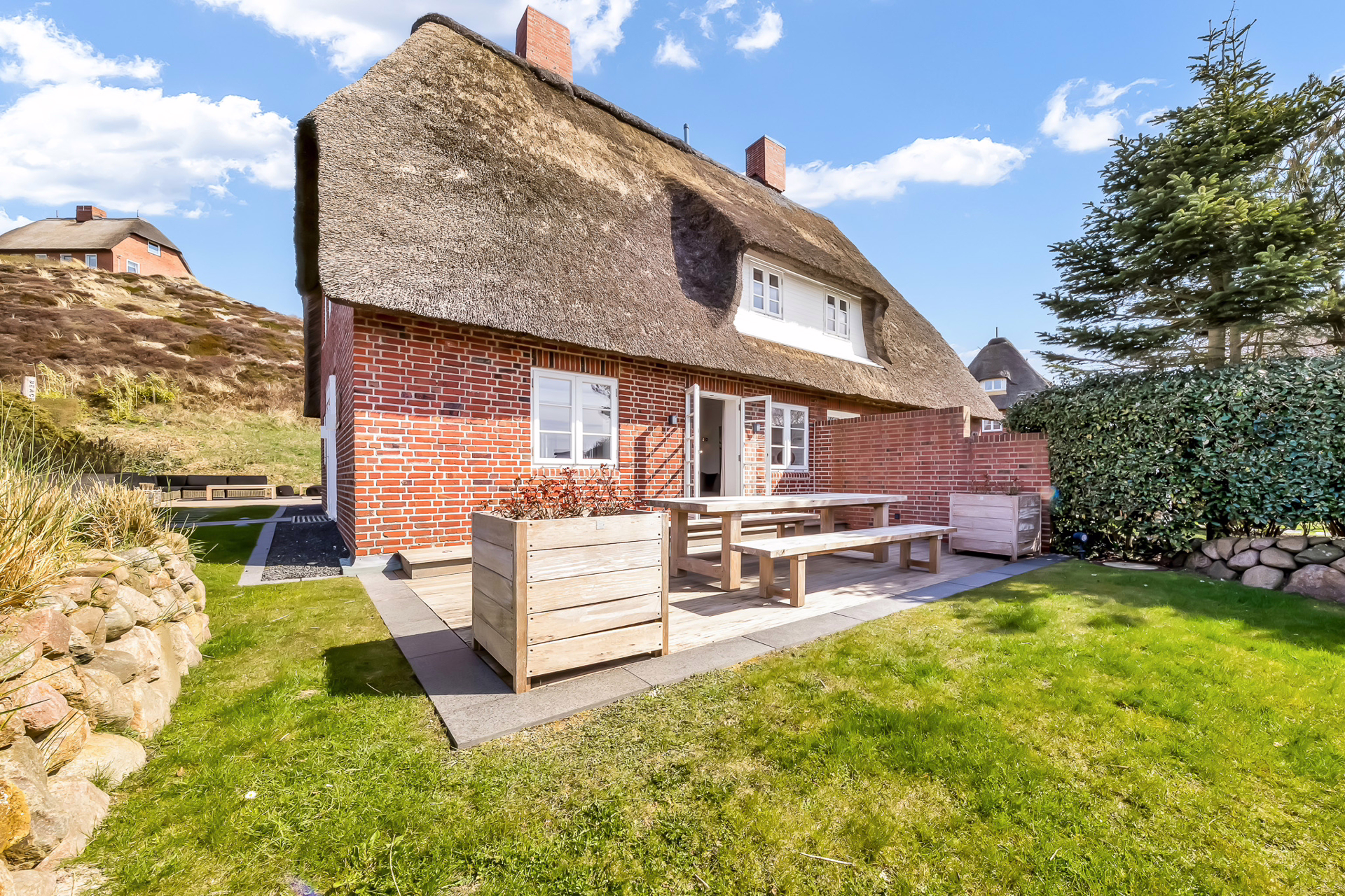 Bild - Exklusive Doppelhaushälfte mit herrlichem Weitblick in List